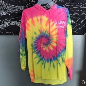 tie-dye hooded long sleeve